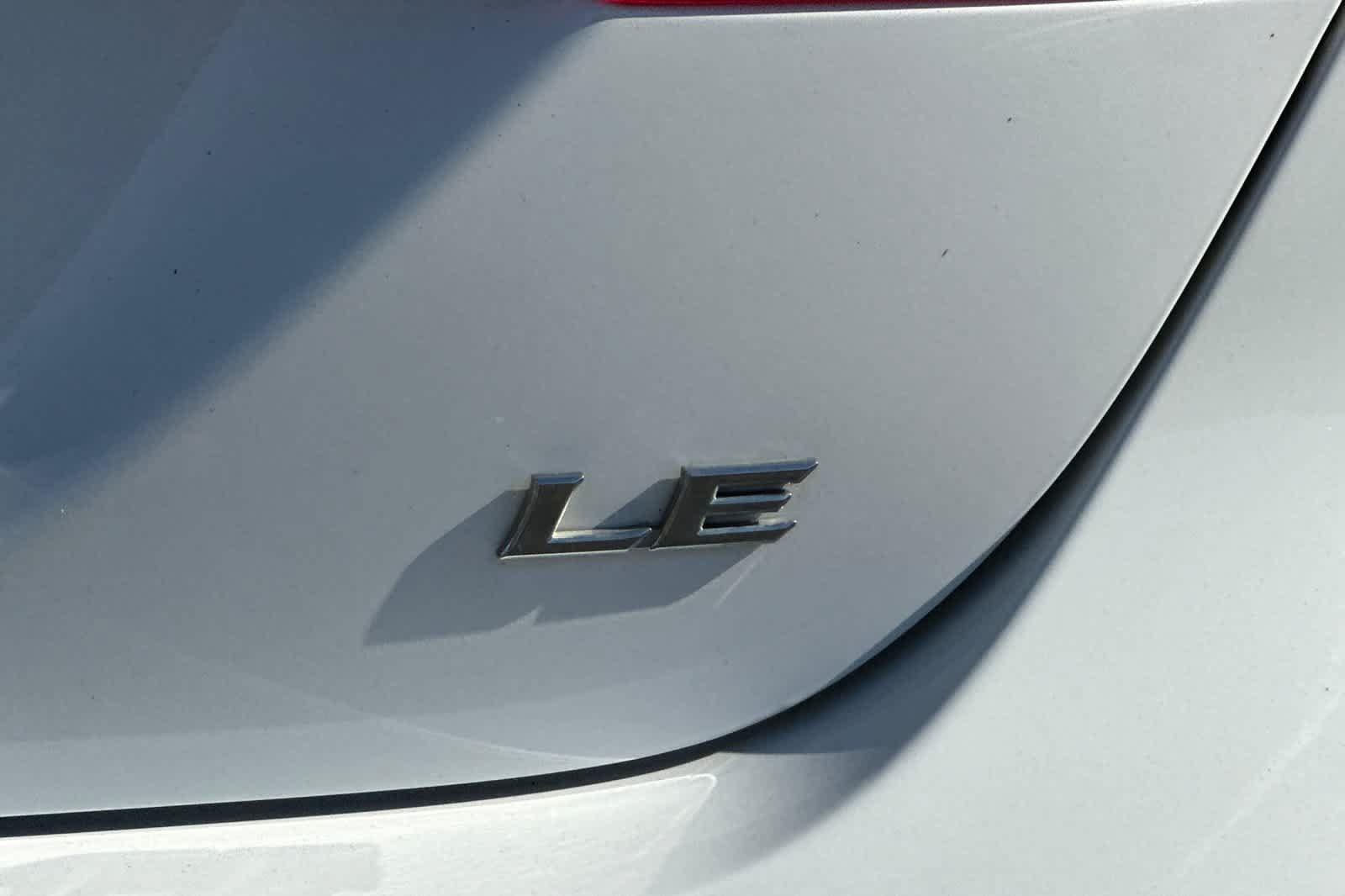 Used 2020 Toyota Camry LE FWD image 30
