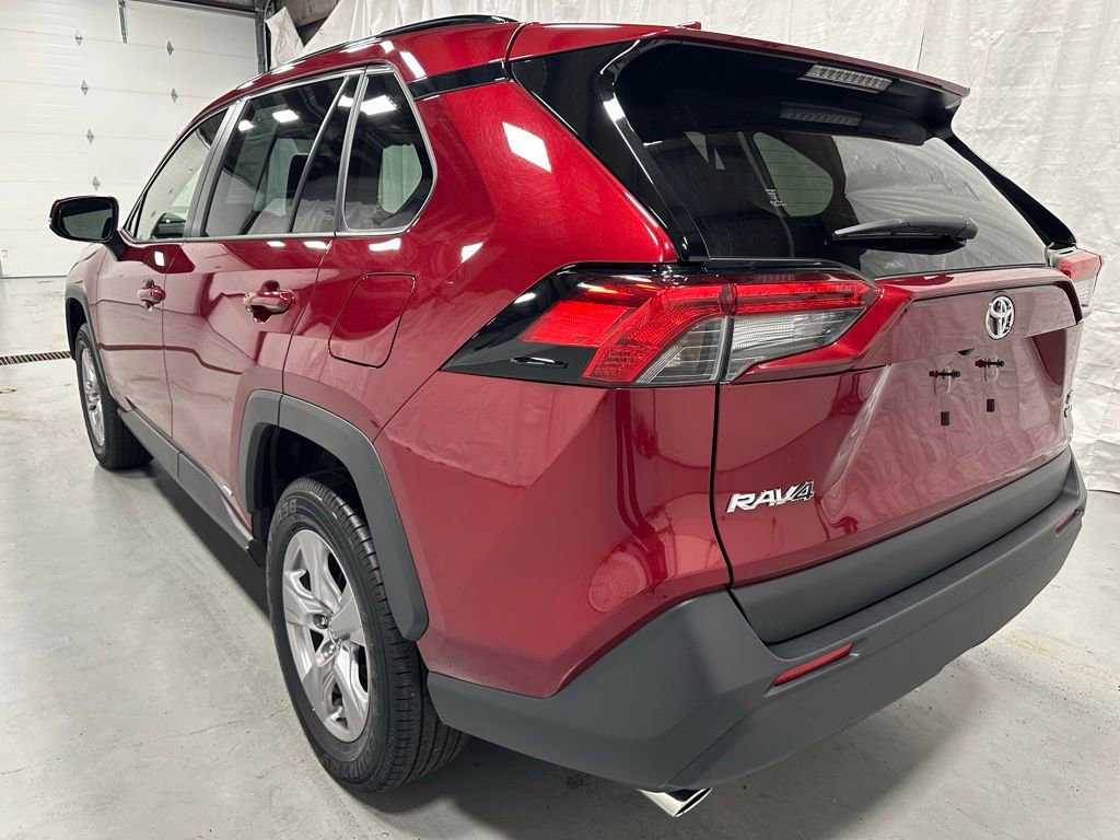 Used 2025 Toyota RAV4 XLE AWD/4WD image 5