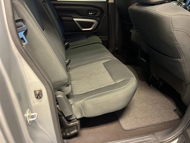 Used 2019 Nissan Titan SV image 12