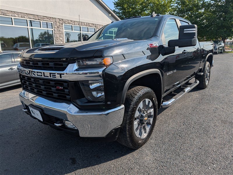 Used 2022 Chevrolet Silverado 2500 LT w/ Convenience Package AWD/4WD image 2