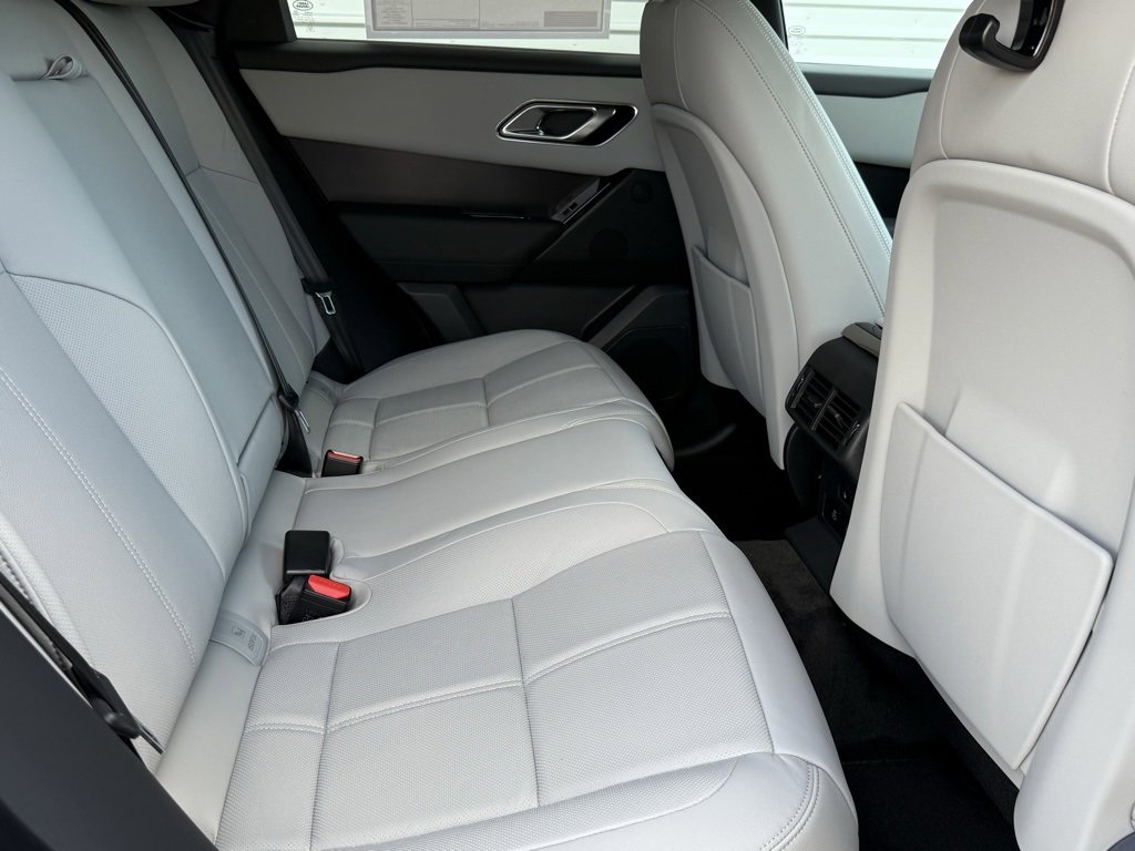 New 2026 Land Rover Range Rover Velar Dynamic SE image 33