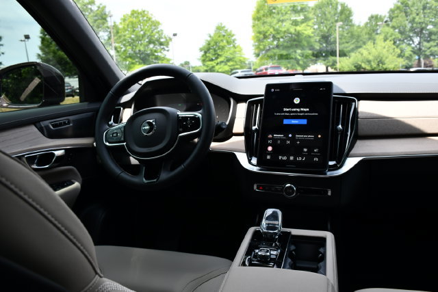 New 2026 Volvo XC90 B6 Plus w/ Protection Package Premier AWD/4WD image 19