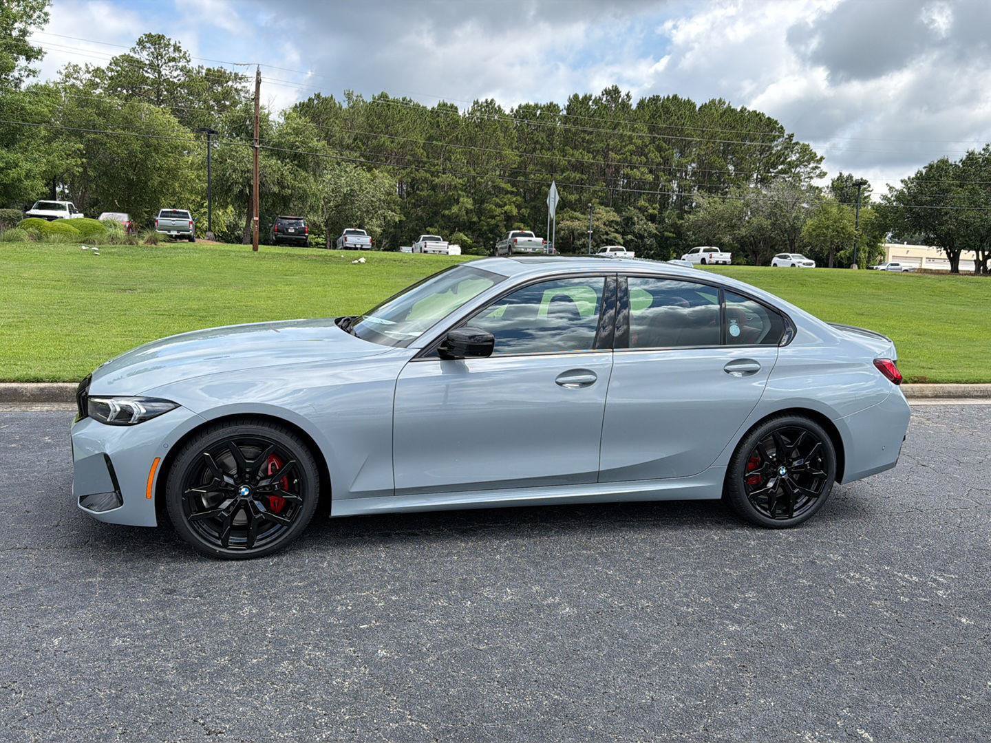 New 2026 BMW 330i xDrive Sedan w/ M Sport Package AWD/4WD image 3