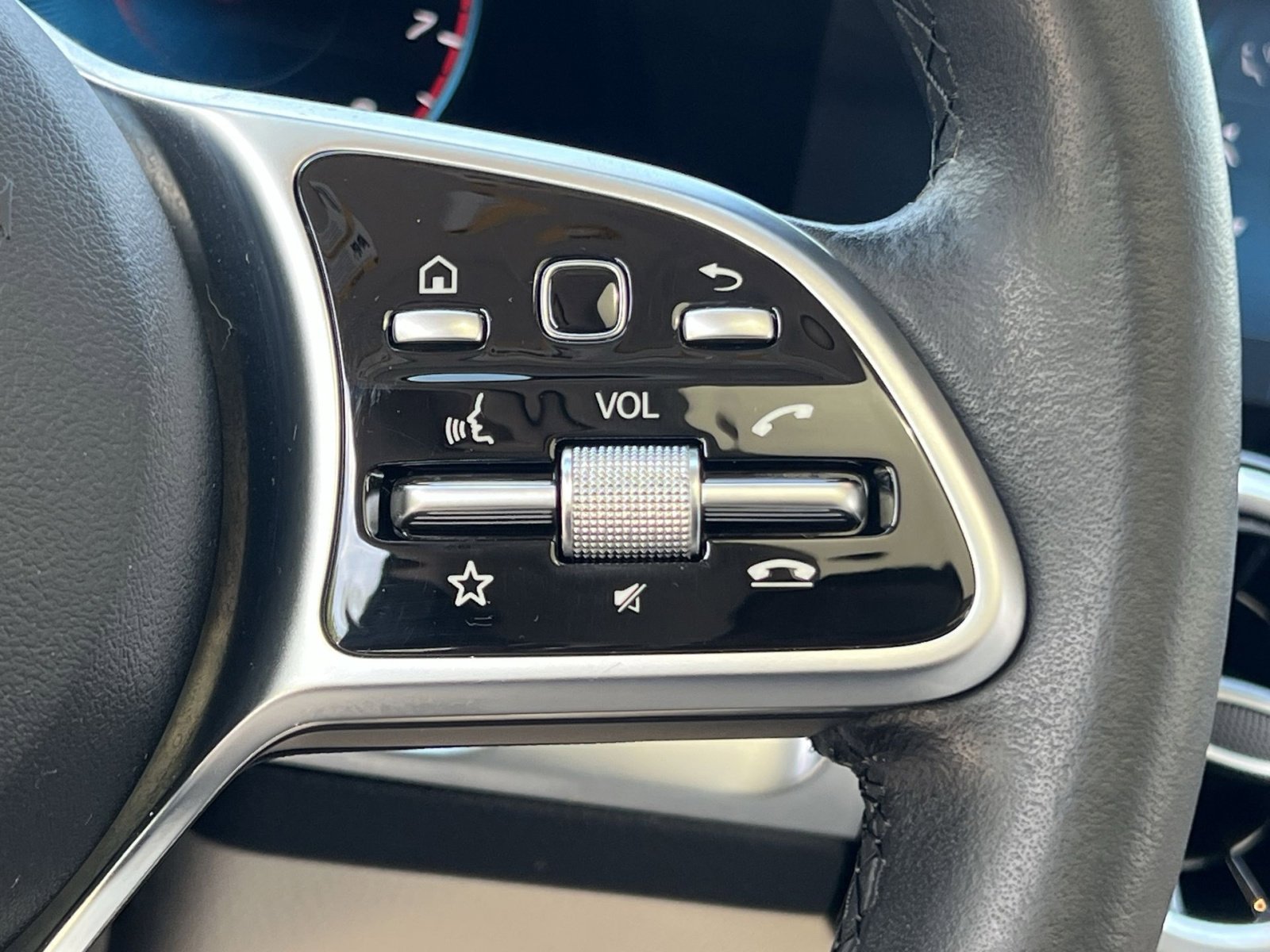 Certified 2021 Mercedes-Benz GLB 250 4MATIC image 31