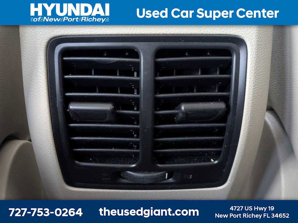 Used 2016 Ford Escape Titanium w/ Equipment Group 301A AWD/4WD image 17