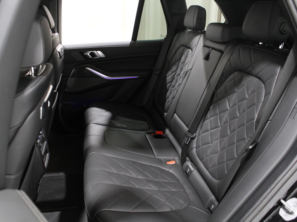 Certified 2025 BMW X5 M60i w/ Parking Assistance Package image 18