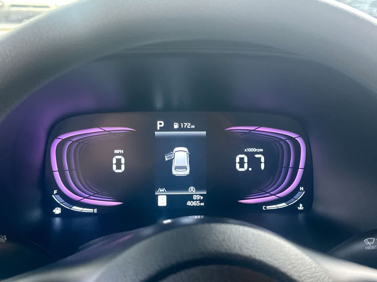 Used 2025 Kia Soul LX w/ LX Technology Package FWD image 16
