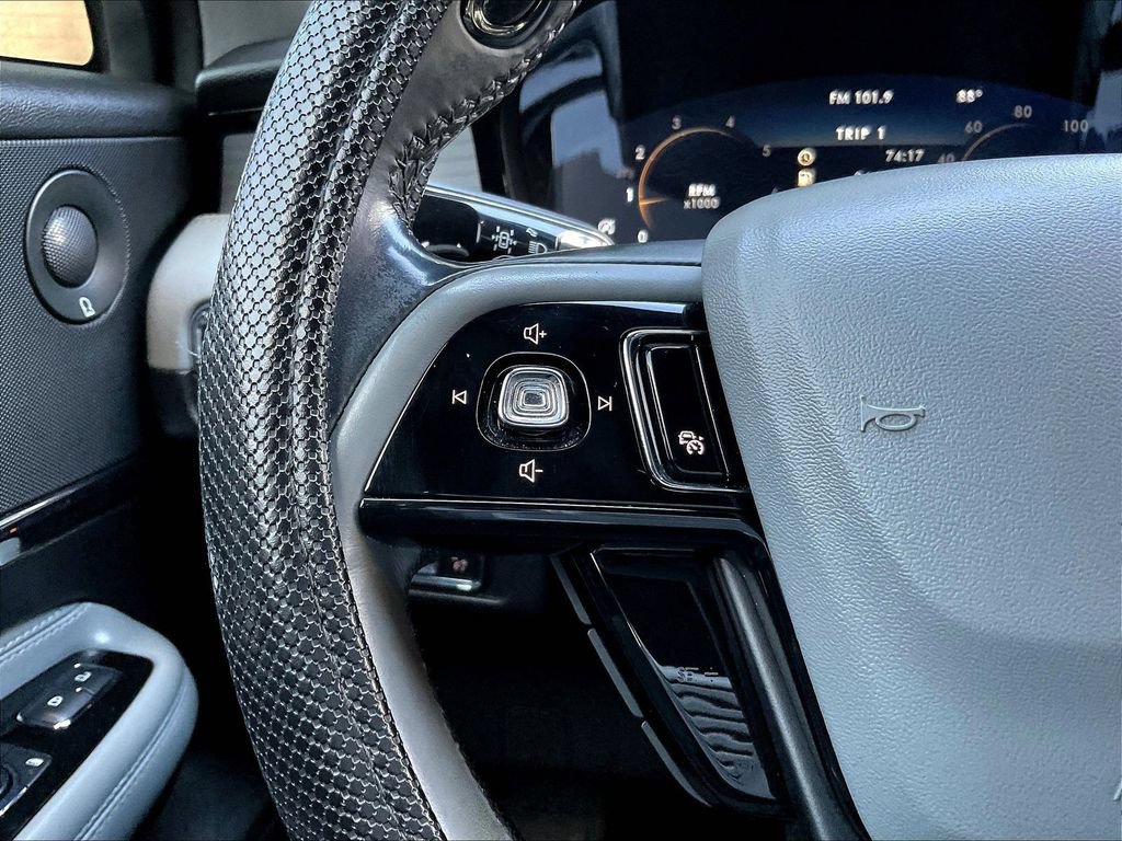 Used 2021 Lincoln Corsair Reserve FWD image 10