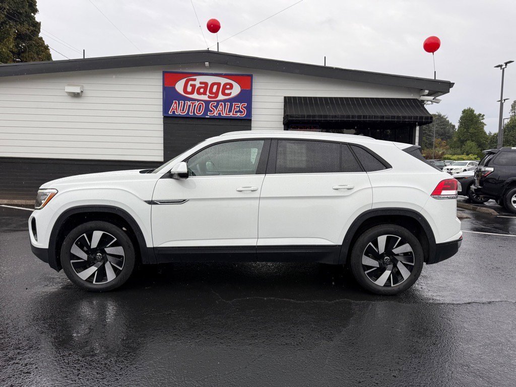 Used 2024 Volkswagen Atlas Cross Sport SE image 3