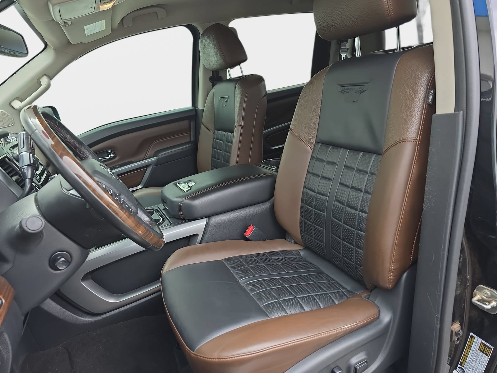 Used 2018 Nissan Titan Platinum Reserve w/ Platinum Utility Package AWD/4WD image 18