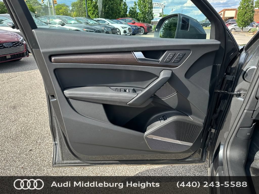 Certified 2025 Audi Q5 e Premium Plus w/ Premium Plus Package AWD/4WD image 16