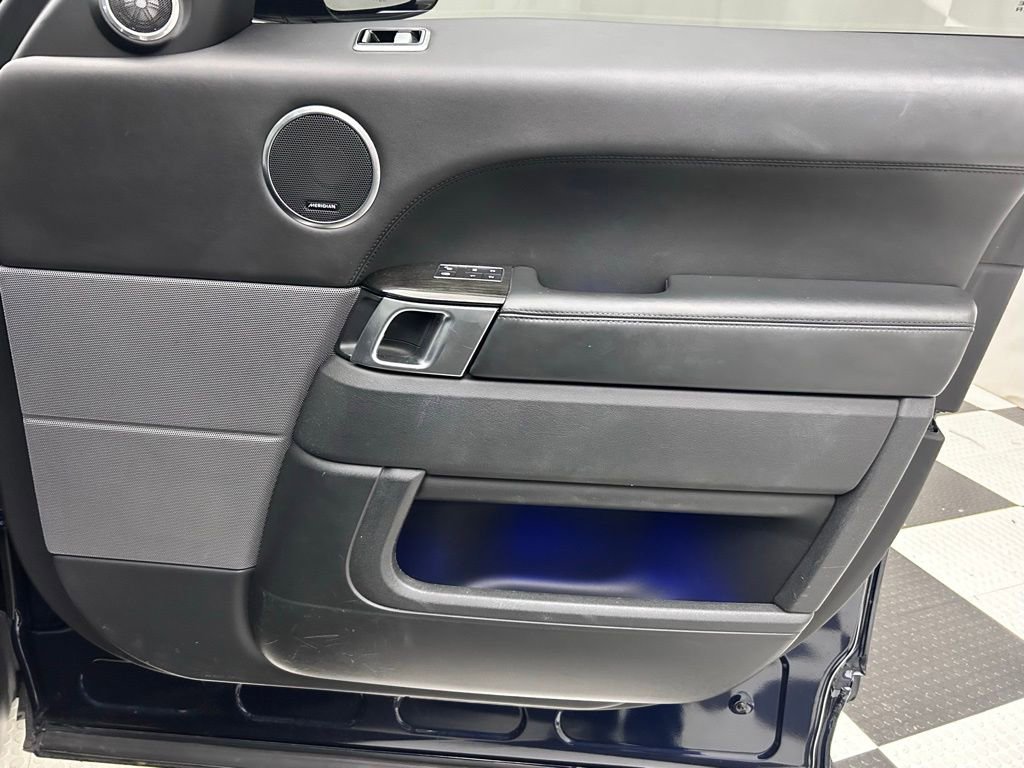 Used 2020 Land Rover Range Rover Sport HSE Dynamic image 16