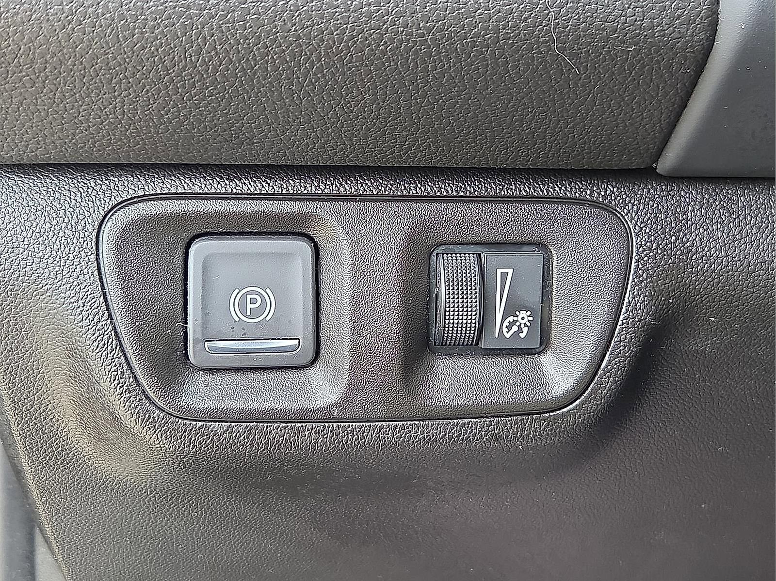 Used 2021 GMC Acadia SLE w/ Driver Convenience Package image 21