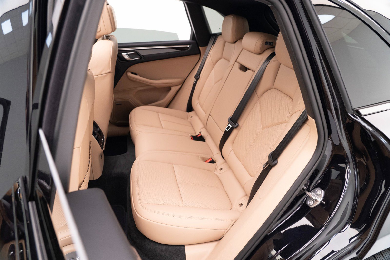 New 2026 Porsche Macan image 29