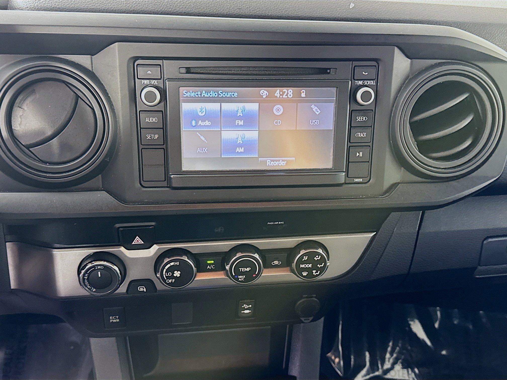 Used 2019 Toyota Tacoma SR w/ SR Convenience Package AWD/4WD image 18