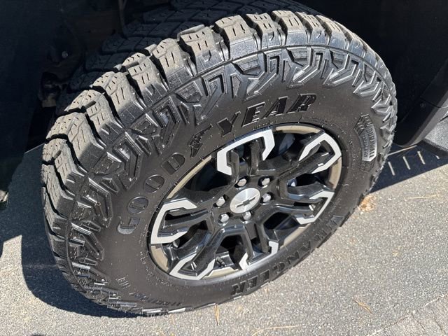 Used 2024 Chevrolet Silverado 1500 ZR2 w/ Technology Package image 36