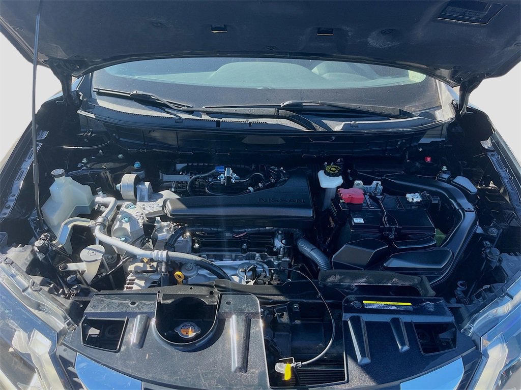 Used 2017 Nissan Rogue SV image 28