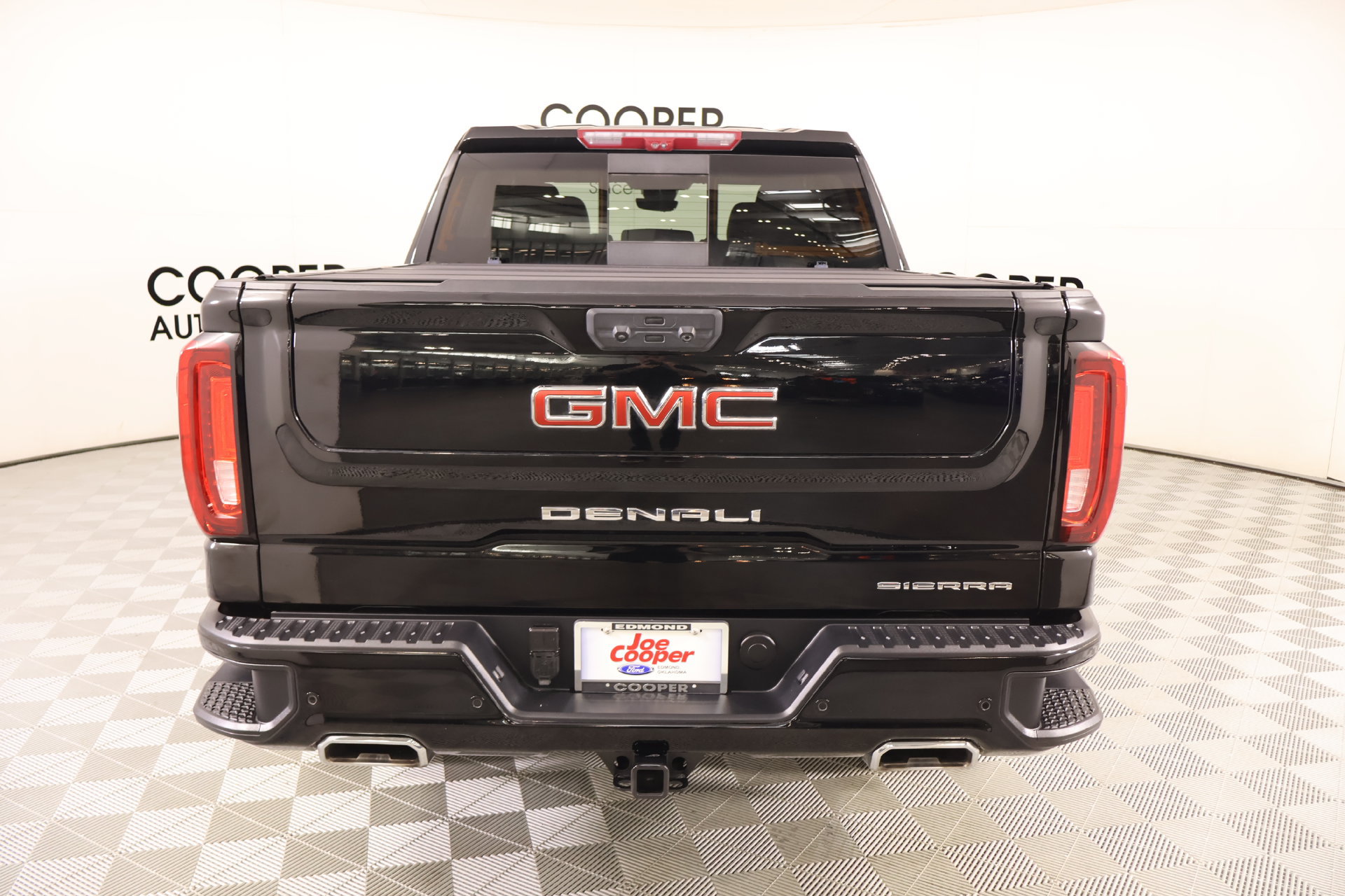Used 2025 GMC Sierra 1500 Denali w/ Technology Package AWD/4WD image 24