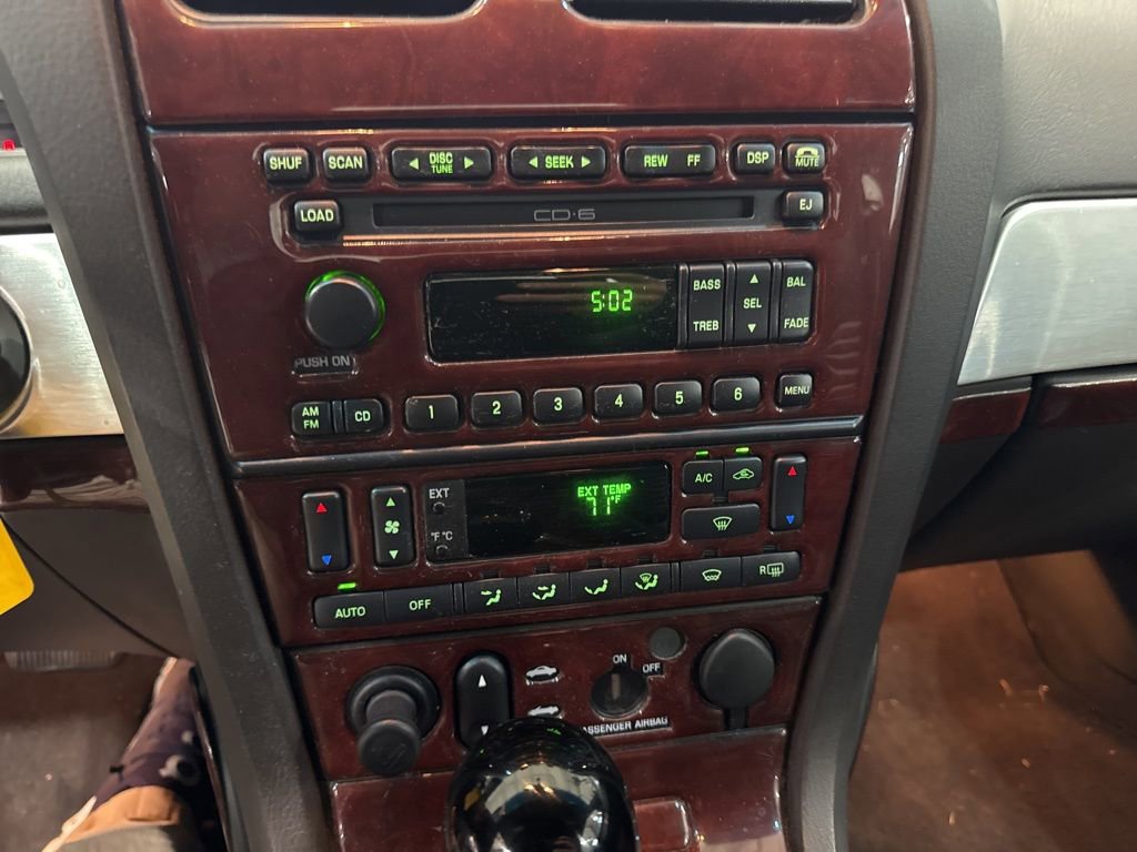 Used 2002 Ford Thunderbird RWD image 17