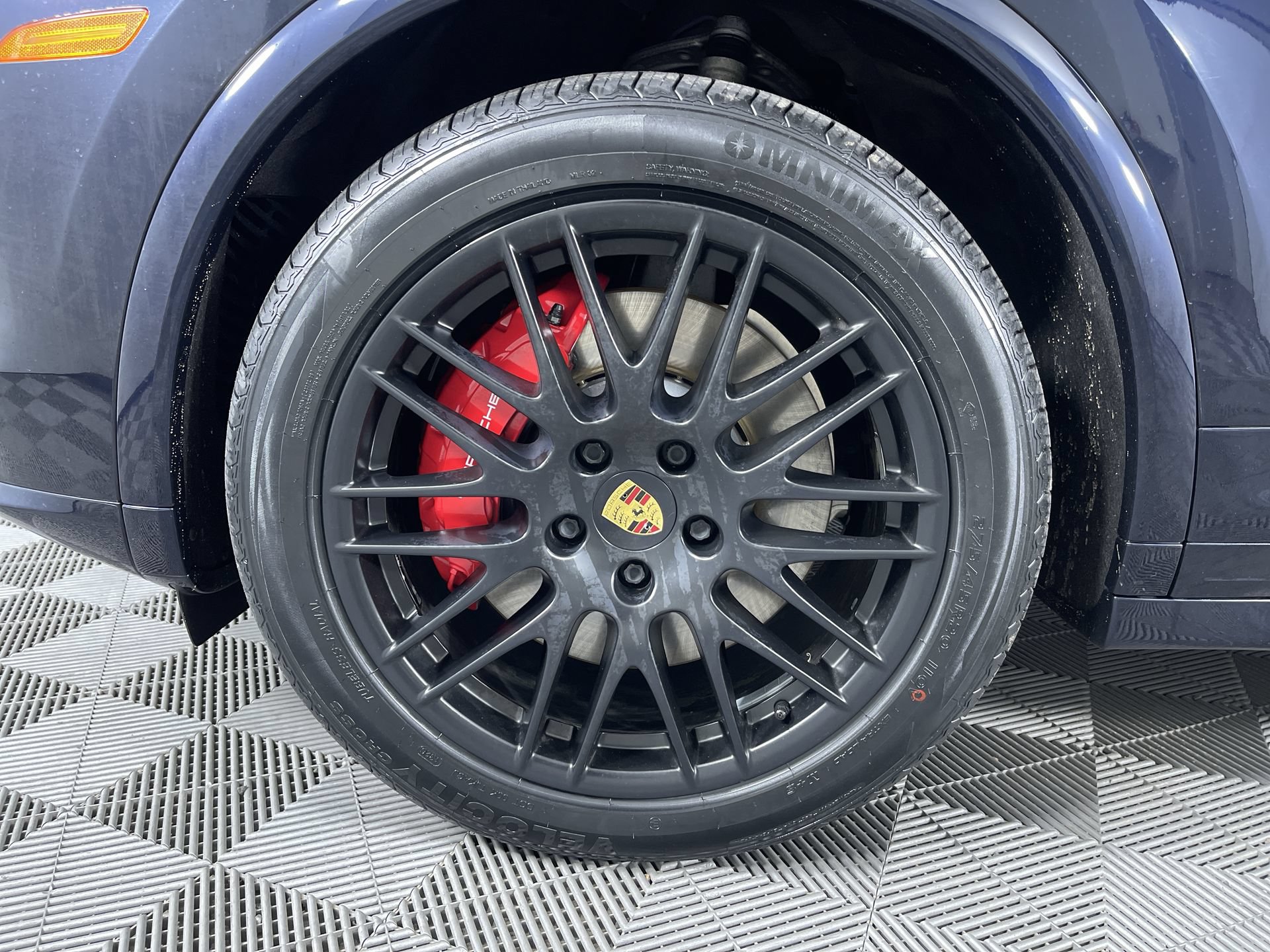 Used 2016 Porsche Cayenne GTS AWD/4WD image 26