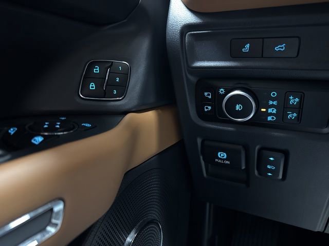 Used 2024 Ford Expedition Max Platinum image 11