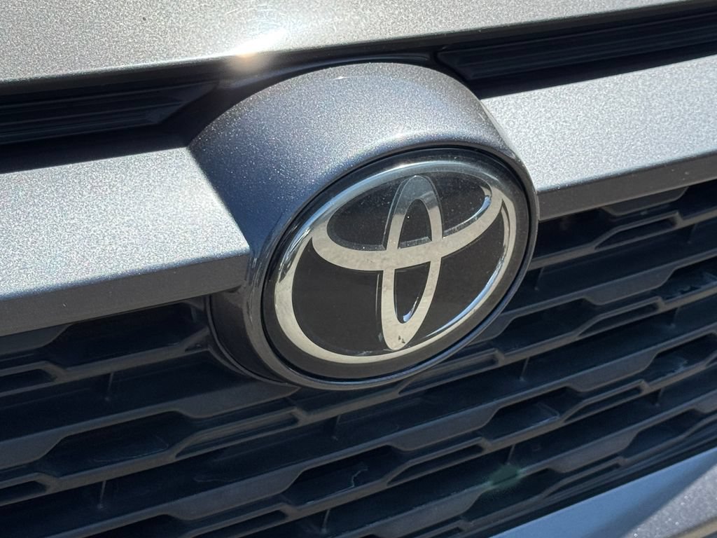 Used 2020 Toyota RAV4 LE FWD image 13