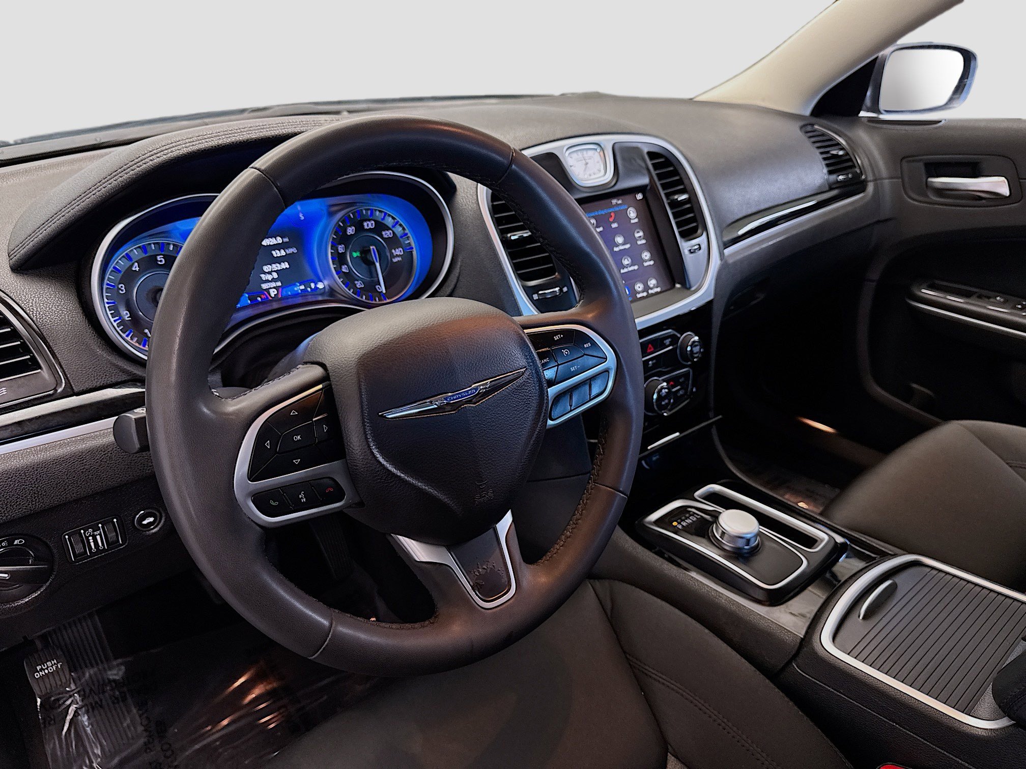 Used 2023 Chrysler 300 Touring image 7