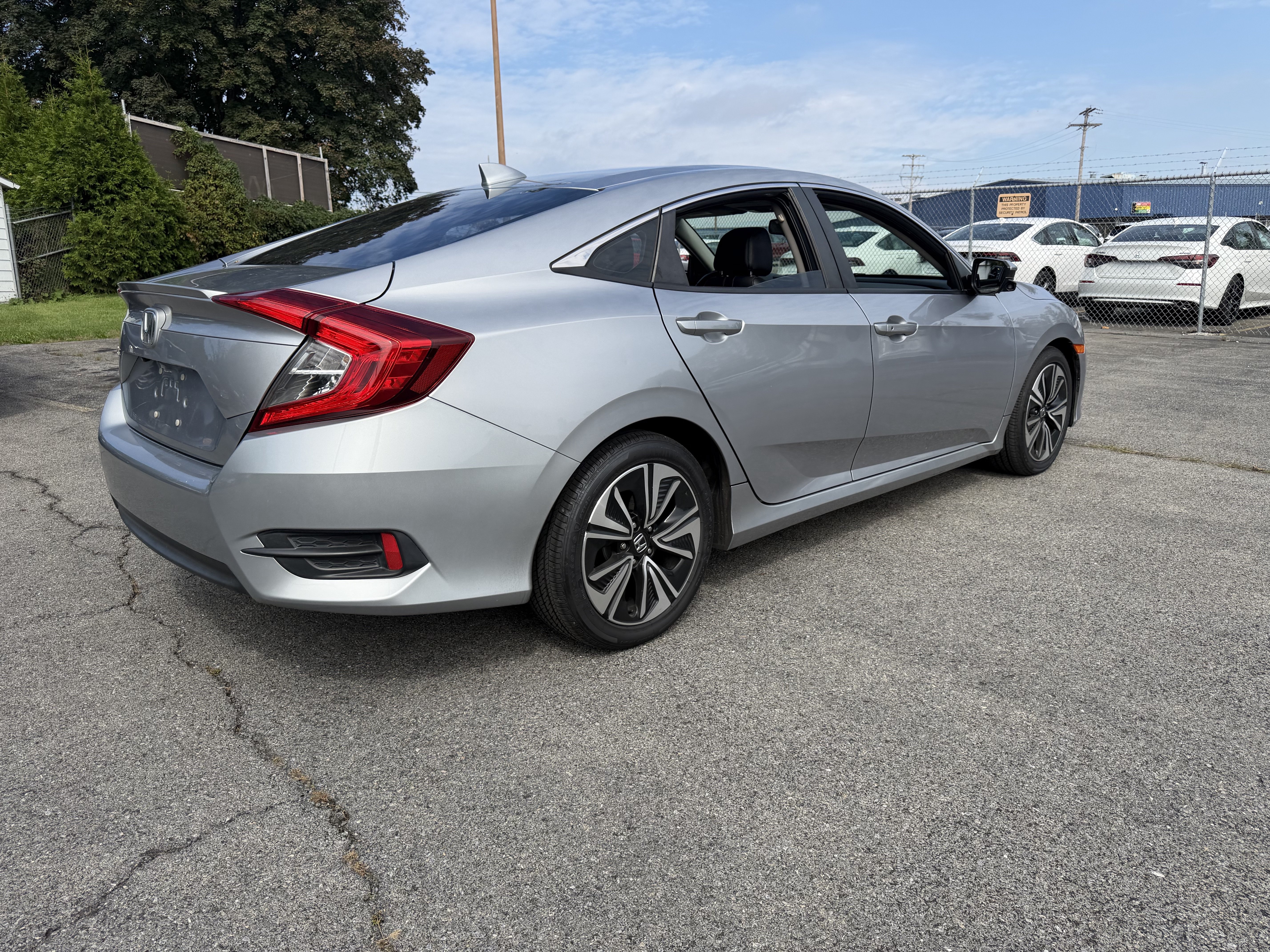 Used 2016 Honda Civic EX-L image 6