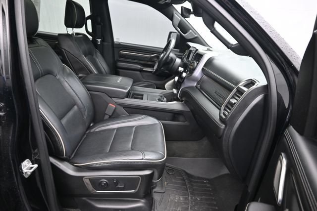 Used 2020 RAM 1500 Limited w/ Black Appearance Package AWD/4WD image 7