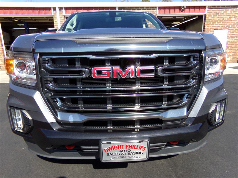 Used 2022 GMC Canyon AT4 image 3