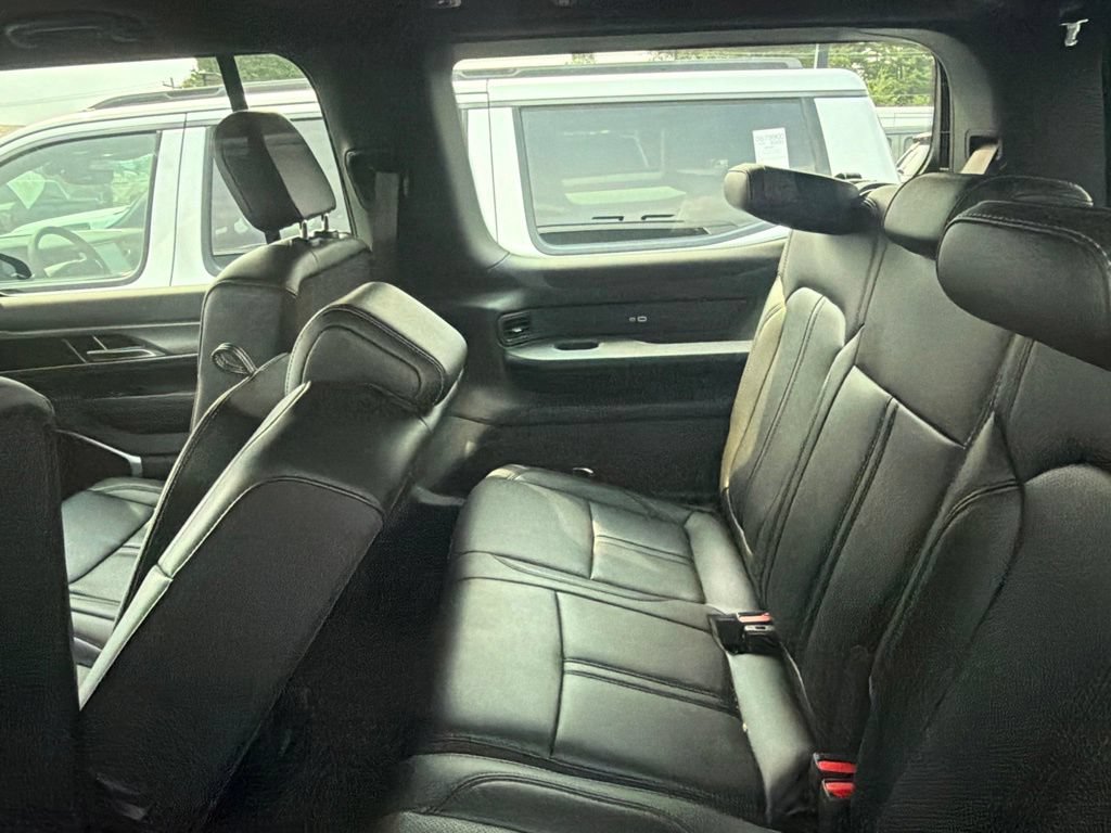 Used 2025 Jeep Wagoneer 4WD w/ Mopar Step-Up Package image 6
