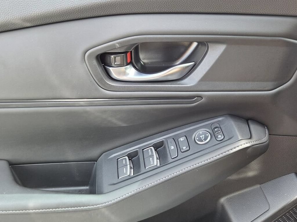 Used 2025 Honda Accord Sport image 24