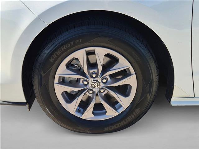 Used 2021 Toyota Sienna XLE FWD image 24