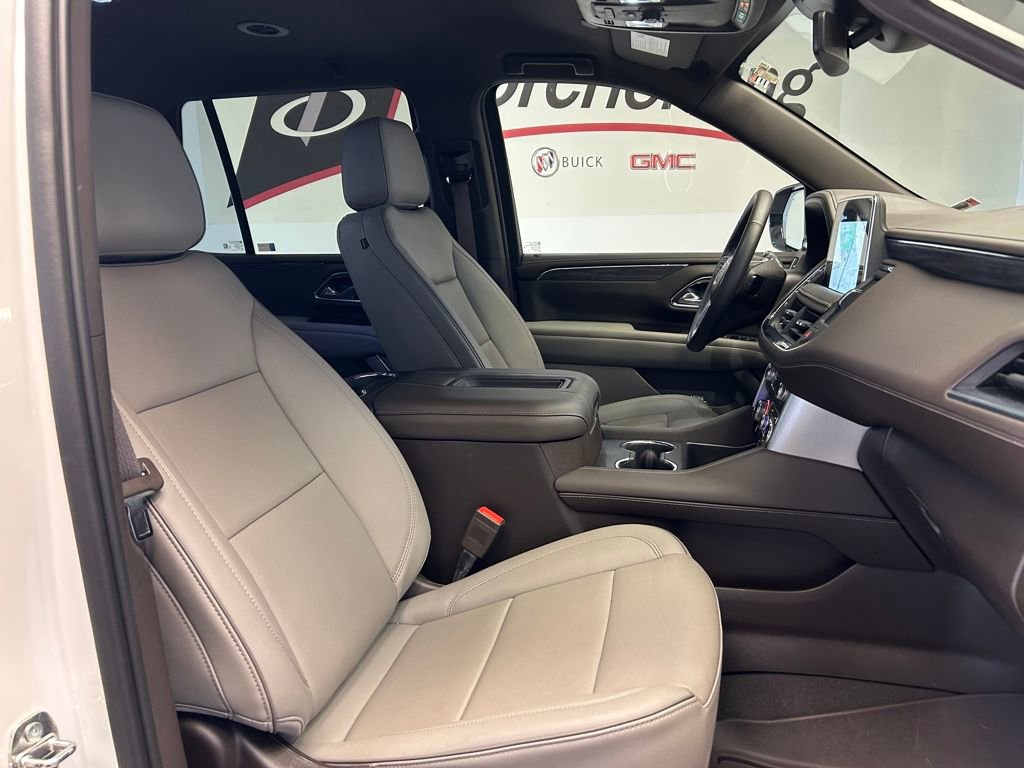 Used 2023 GMC Yukon SLT w/ SLT Luxury Package image 26