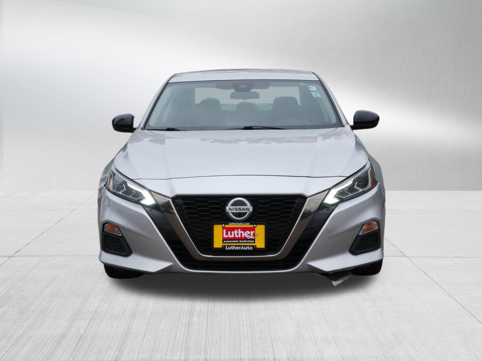 Used 2020 Nissan Altima 2.5 SR FWD image 2