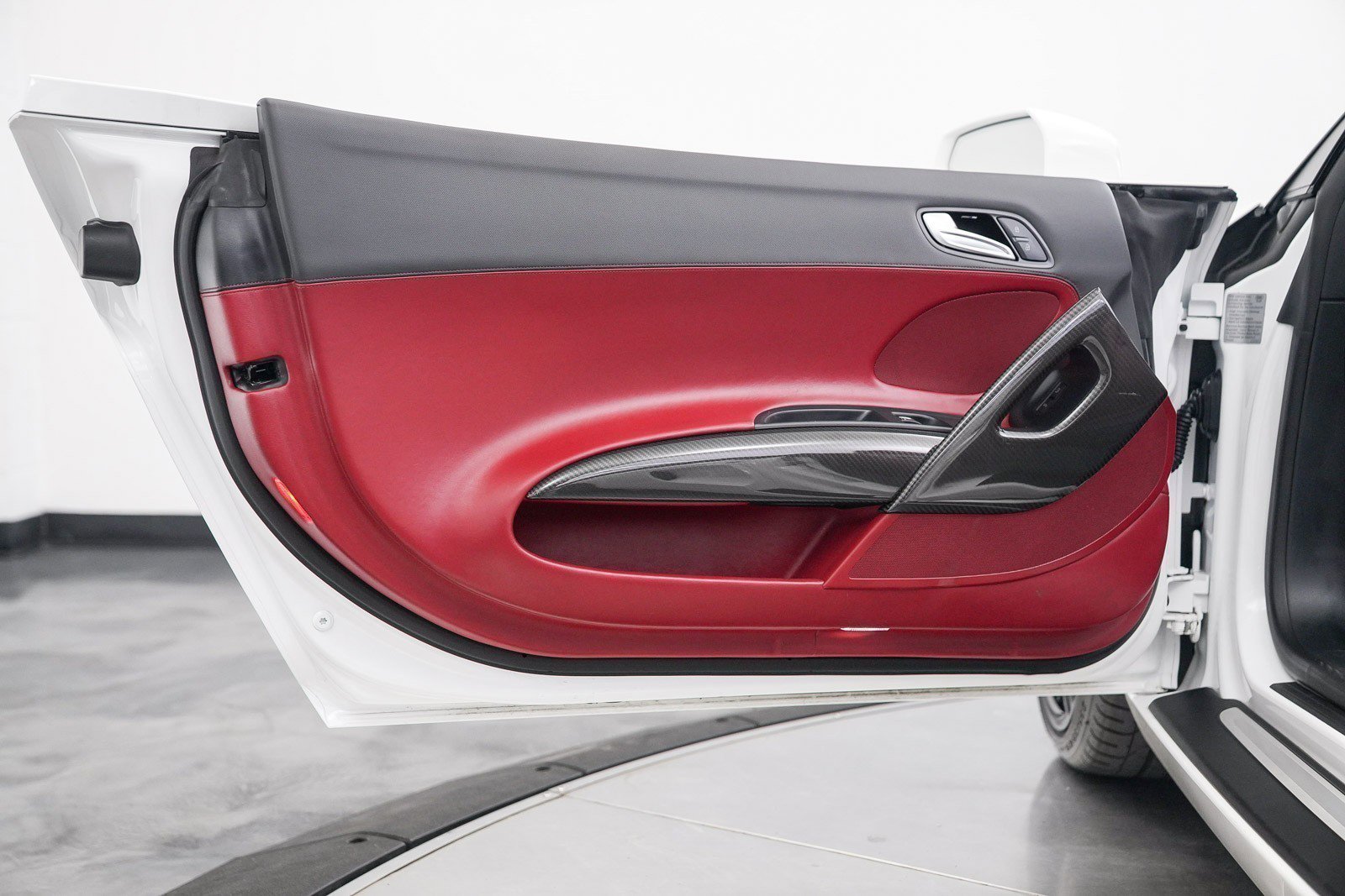 Used 2015 Audi R8 V8 image 36