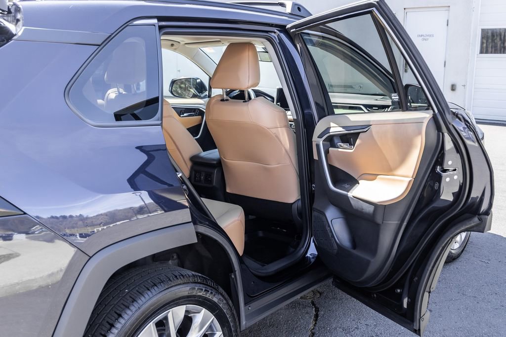 Used 2024 Toyota RAV4 XLE Premium w/ Weather Package AWD/4WD image 19