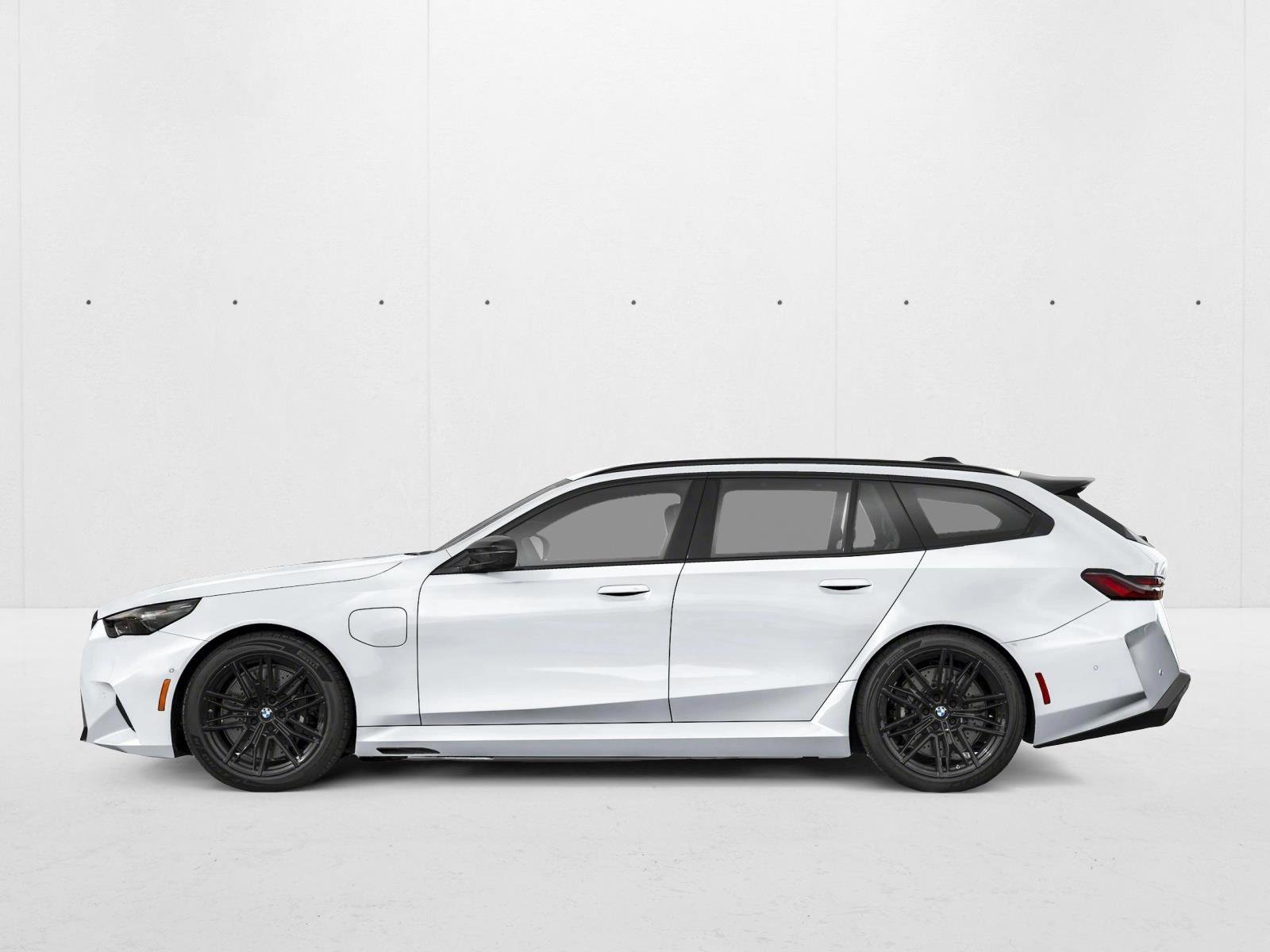 New 2027 BMW M5 Touring AWD/4WD image 3