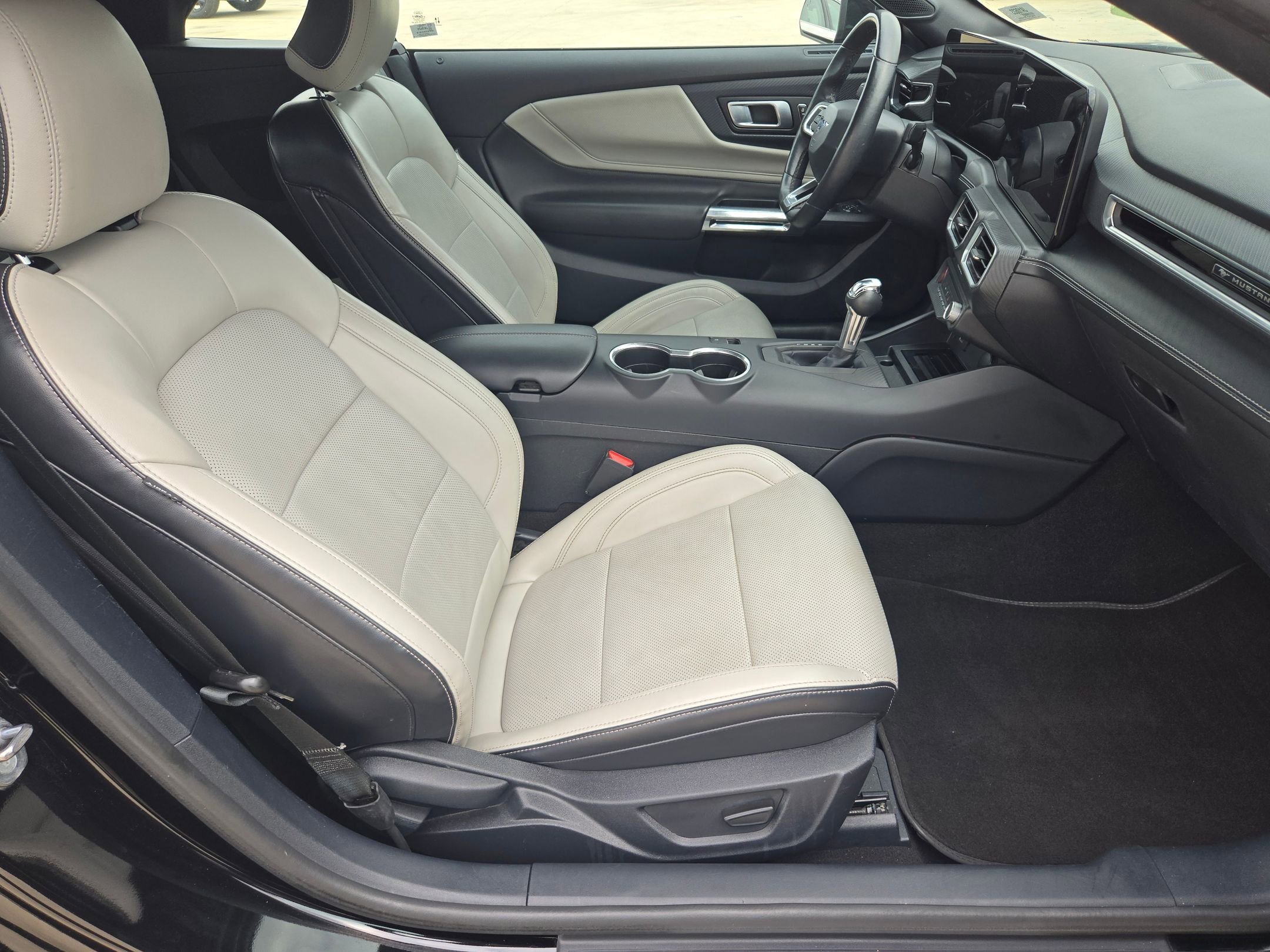 Used 2024 Ford Mustang Premium RWD image 23
