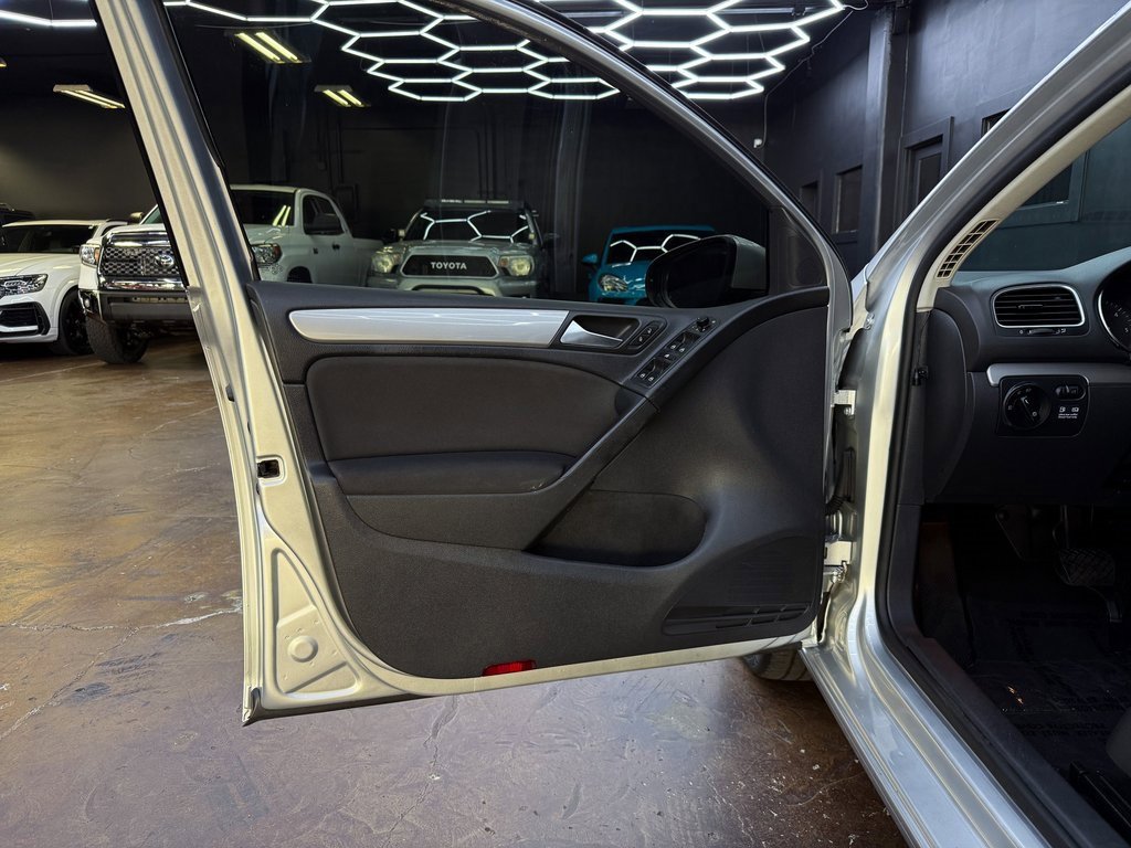 Used 2013 Volkswagen Golf TDI image 12