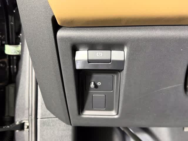 New 2026 Land Rover Defender 110 X AWD/4WD image 28