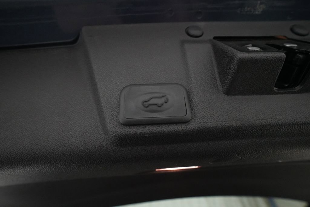 Used 2013 Chevrolet Traverse LTZ image 15