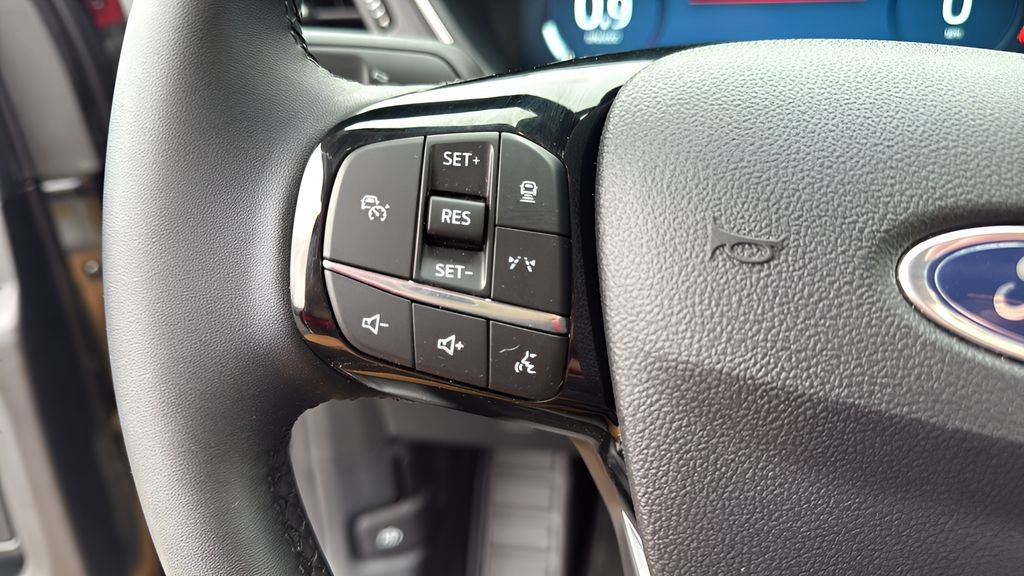 Used 2025 Ford Escape Platinum image 28