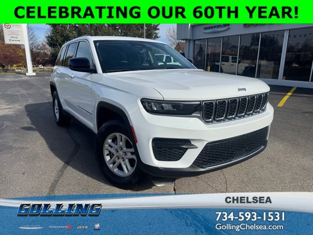 Certified 2023 Jeep Grand Cherokee Laredo image 1