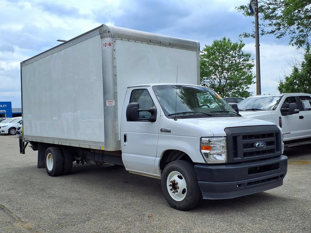 Used 2022 Ford E-350 and Econoline 350 Super Duty w/ Power Windows & Locks Group RWD image 3