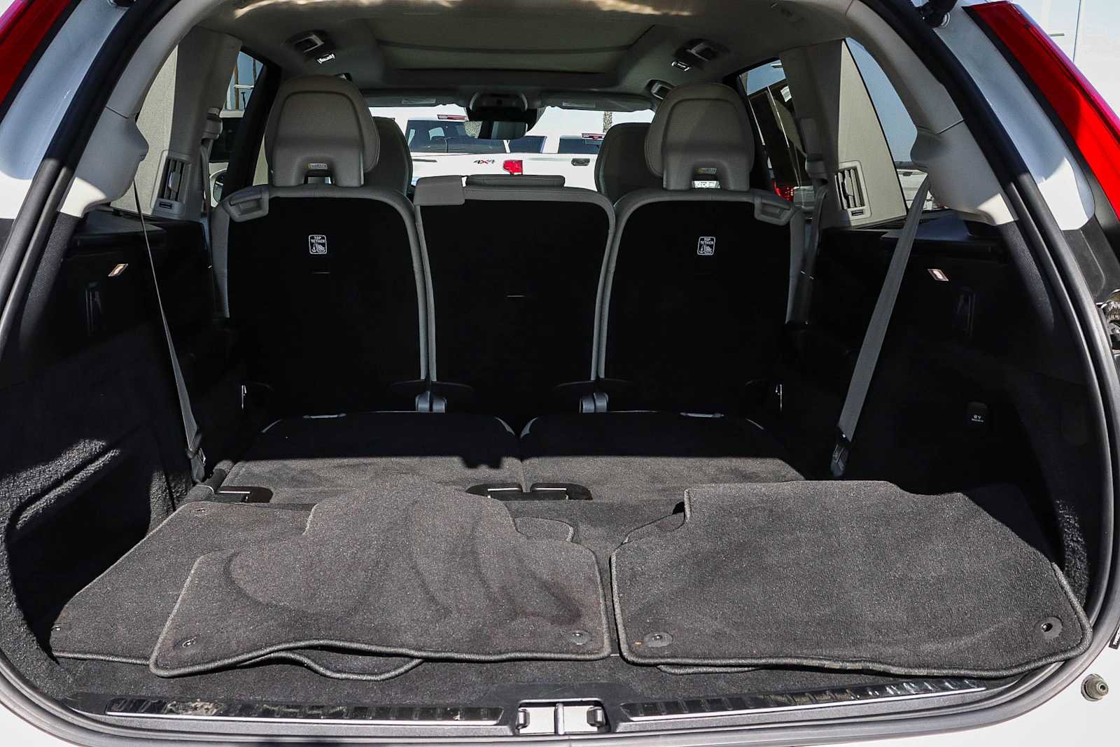 Used 2022 Volvo XC90 T8 Inscription Expression w/ Advanced Package image 24