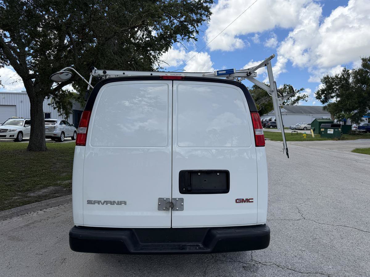 Used 2025 GMC Savana 3500 RWD image 11