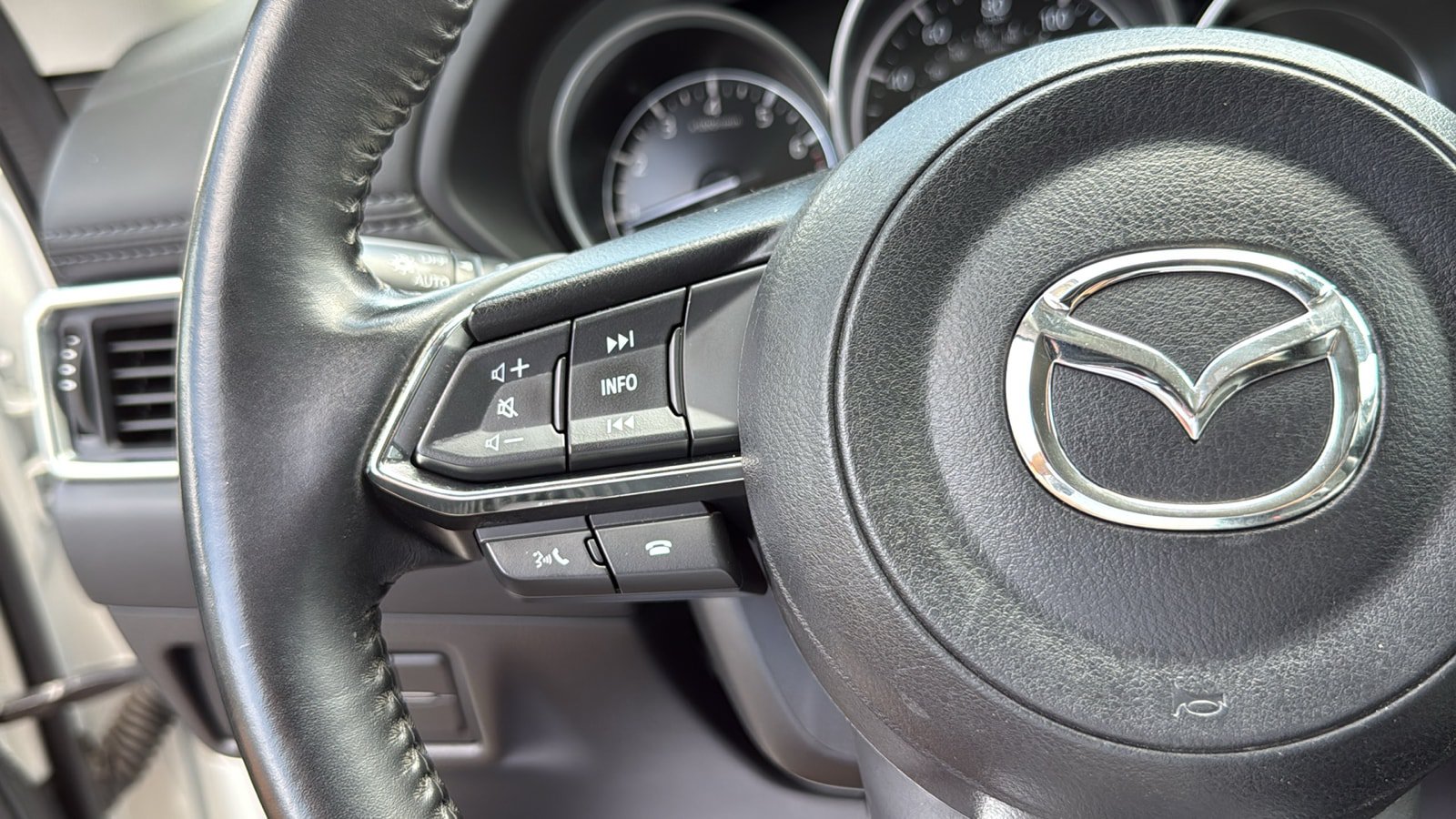 Used 2023 MAZDA CX-5 AWD 2.5 S w/ Select Package image 12