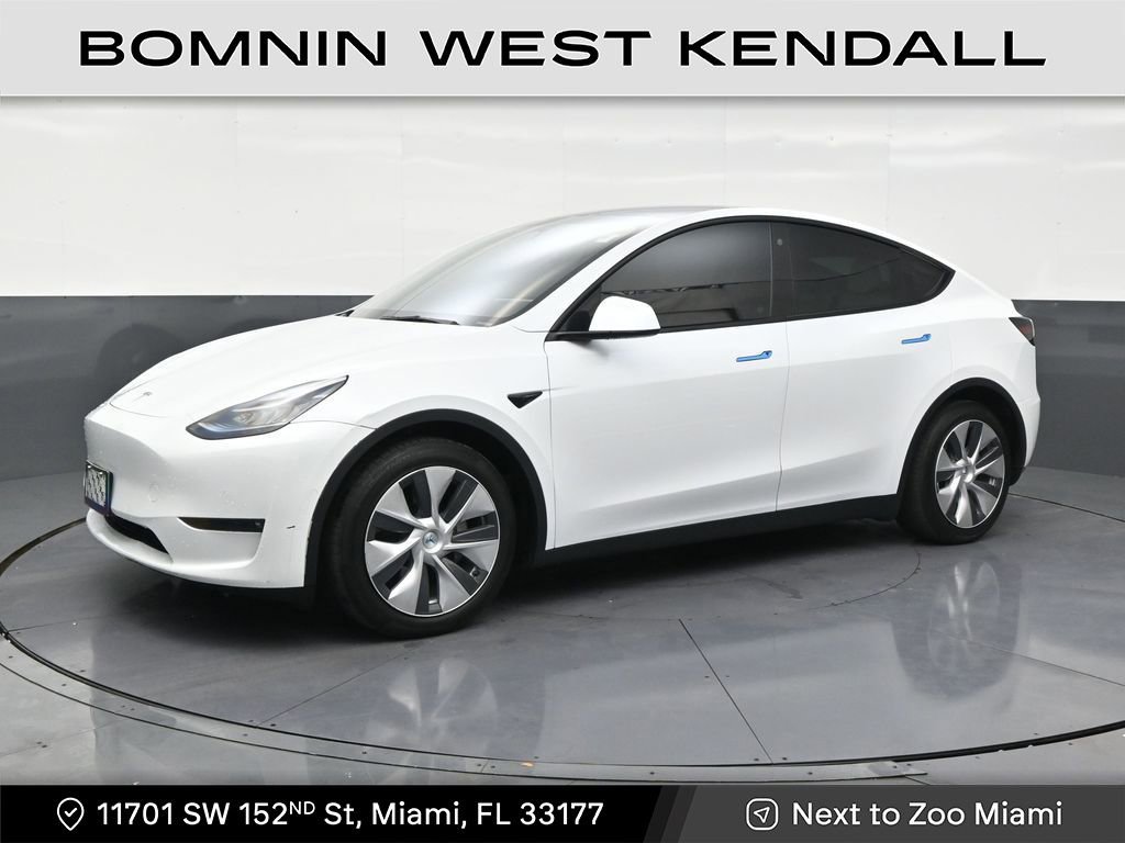 Used 2022 Tesla Model Y Long Range image 1