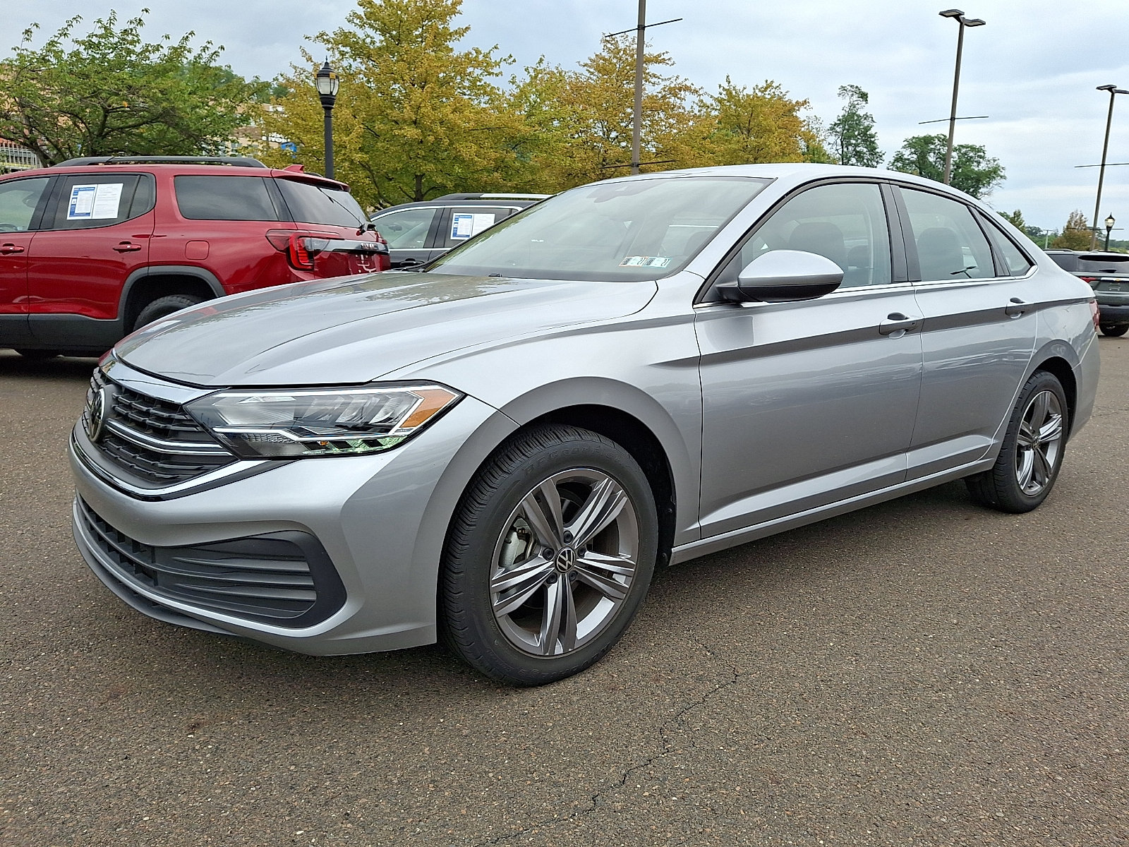 Used 2023 Volkswagen Jetta SE FWD image 3